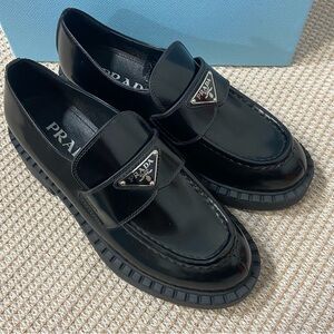 PRADA Women's black Loafers